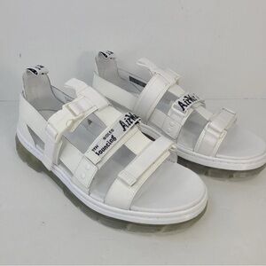 Dr. Martens Men's Pearson White Trekking Sandals Beach Casual AW004 Size 9 New